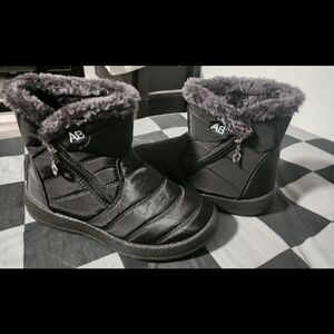 Winter Boots fur inside size 7 1/2